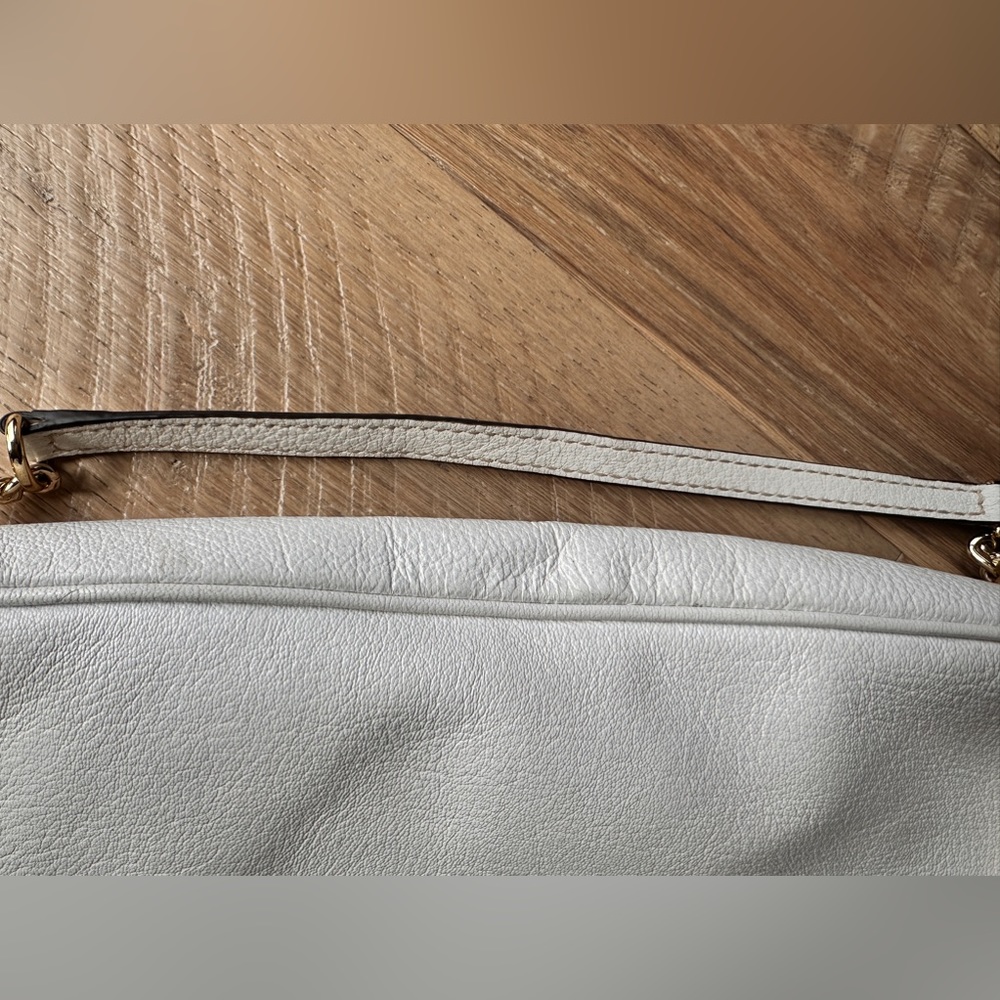 Michael Kors Berkeley With Shoulder Strap - image 4